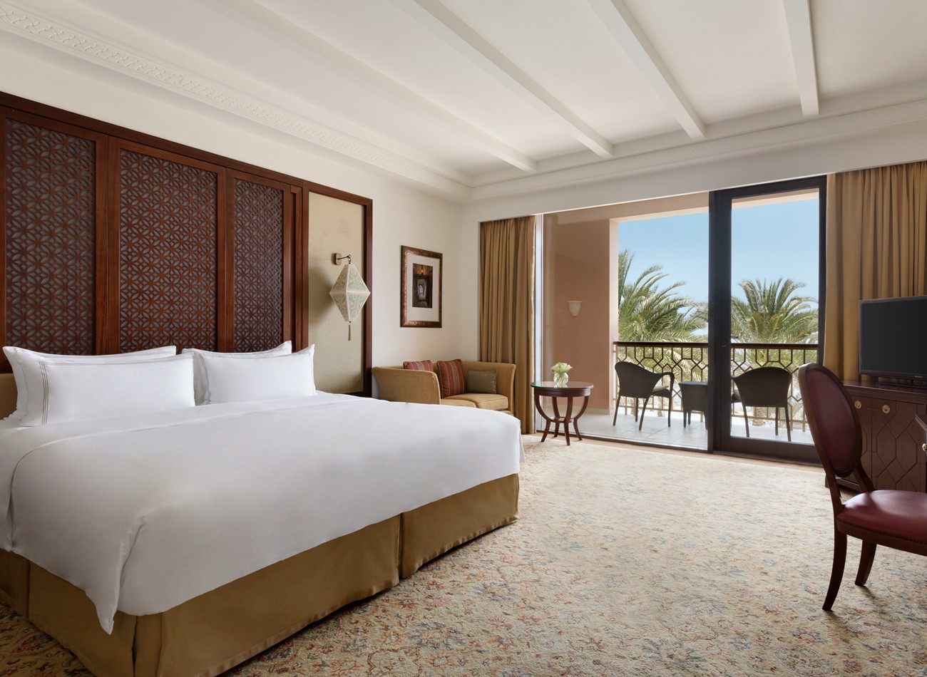 Al Husn Shangri-La Resort Zimmerbeispiel