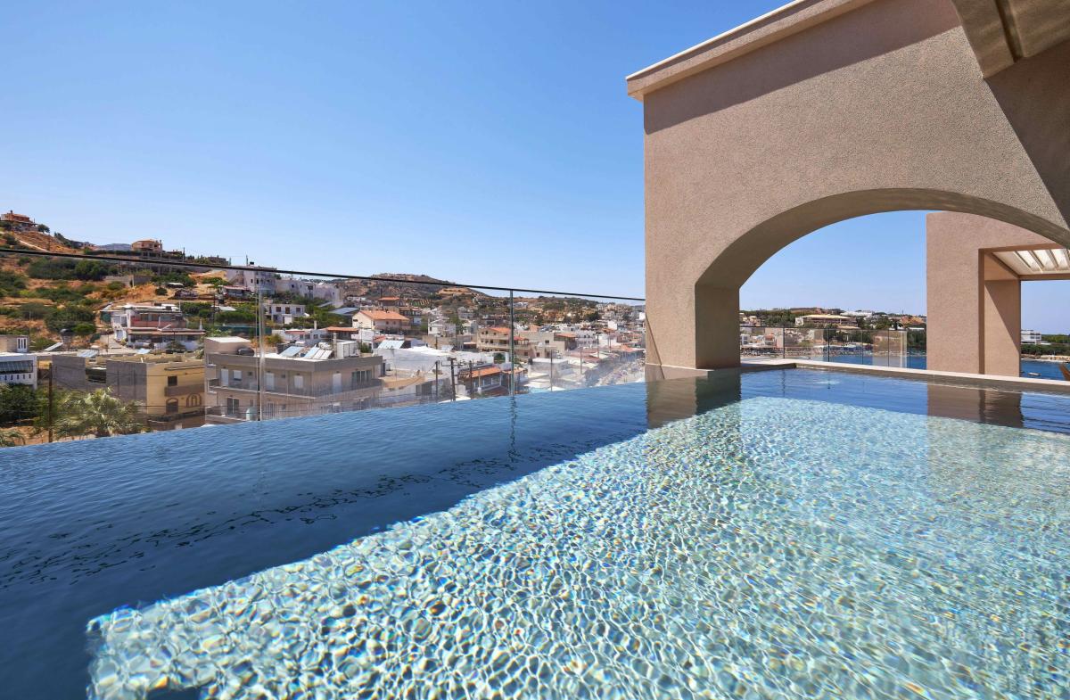 Castello Infinity Suites Pool