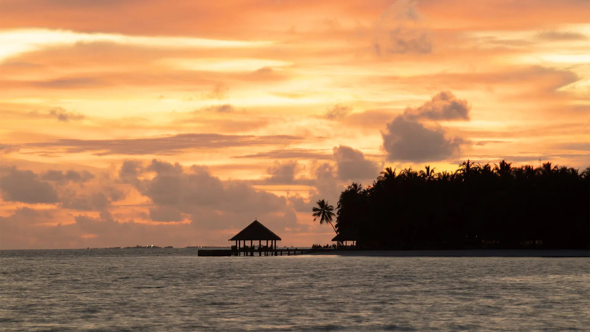 Marine Center Vabbinfaru-Ihuru Sunset