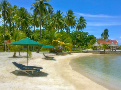 Whispering Palms Island Resort Strand