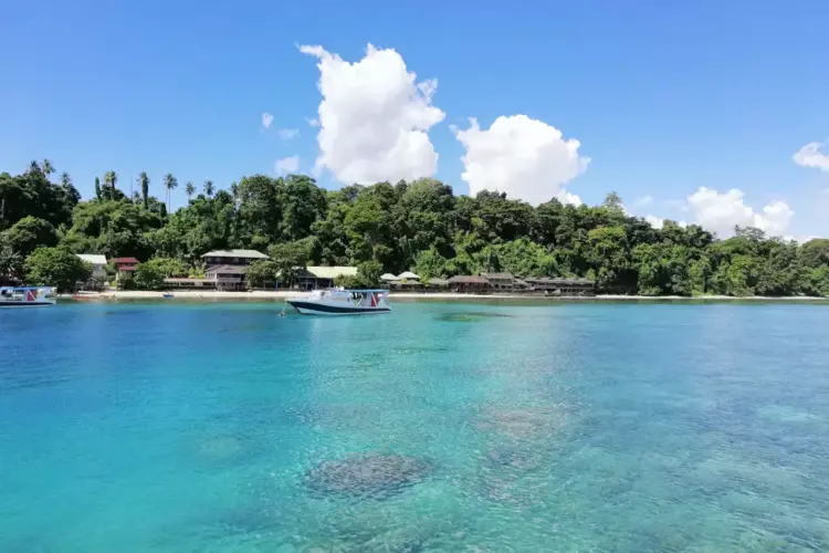 Bastianos Bunaken Dive Resort bei Dive Tour buchen