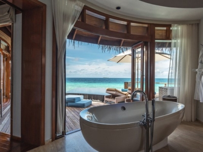 Constance Halaveli Maldives Wasser Villa