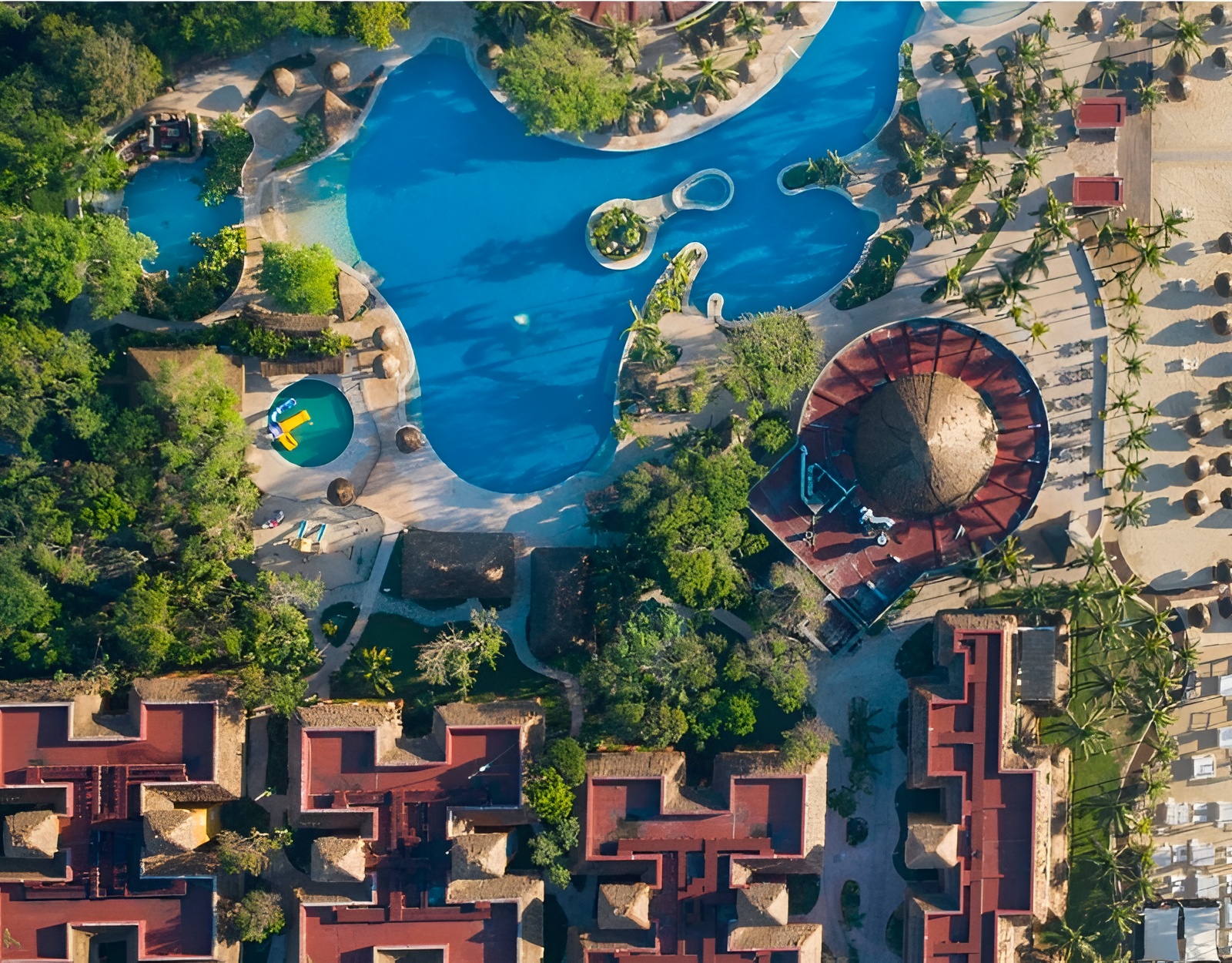 Iberostar Waves Tucan Pool